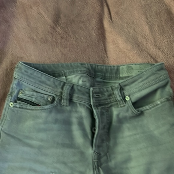 Men’s Diesel Jeans grey in color. Gently worn & no stains - Picture 3 of 5